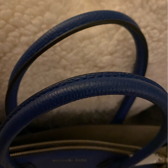 Michael Kors large blue Mercer Bag with silver hardware - Picture 2 of 7